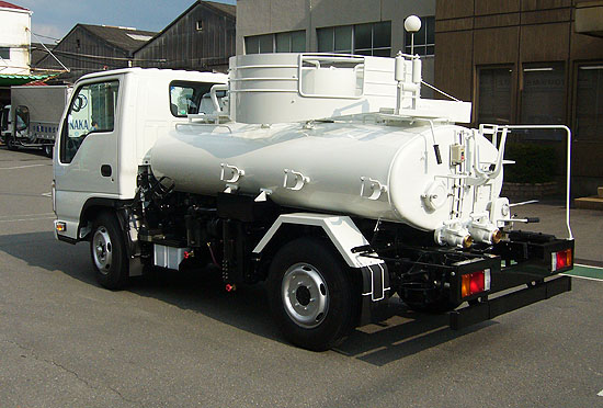 衛星車（バキュームカー）